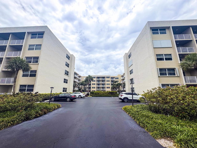 Boca South Condo photo 3